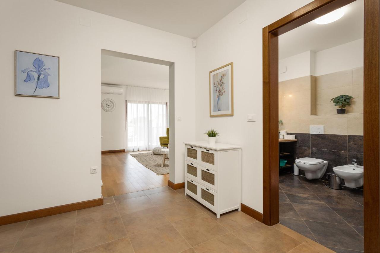 Apartments Cesare With Shared Pool Ližnjan Exteriér fotografie